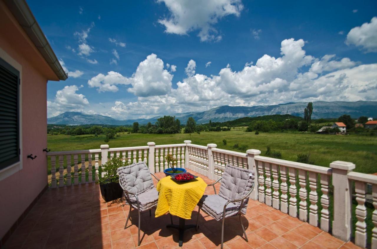 Rooms Leda Vrlika Экстерьер фото