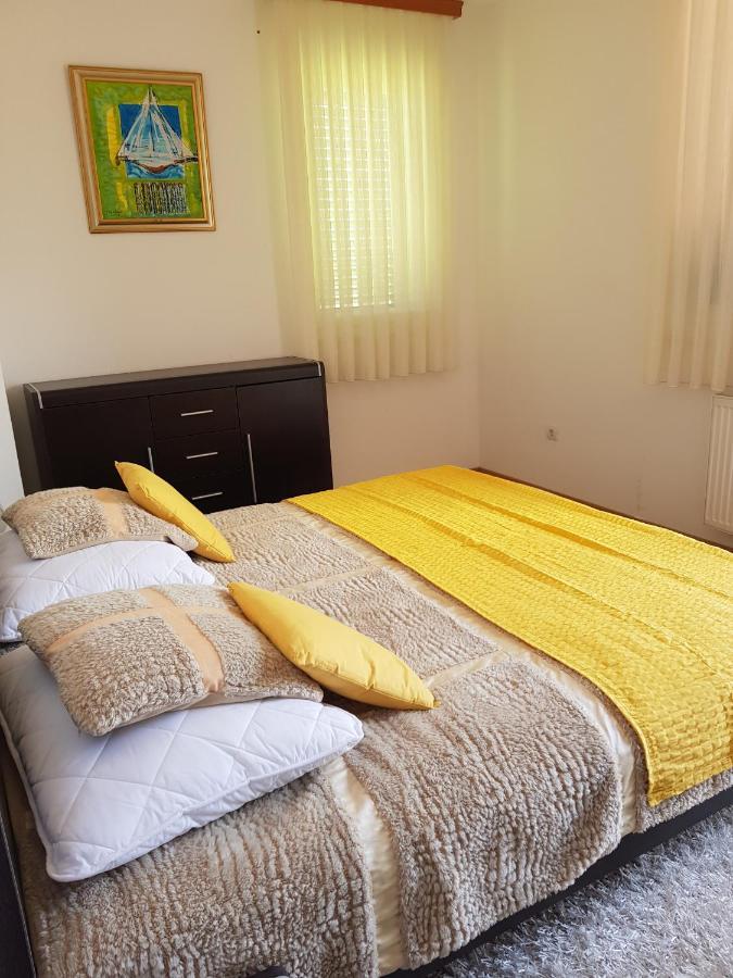 Rooms Leda Vrlika Экстерьер фото