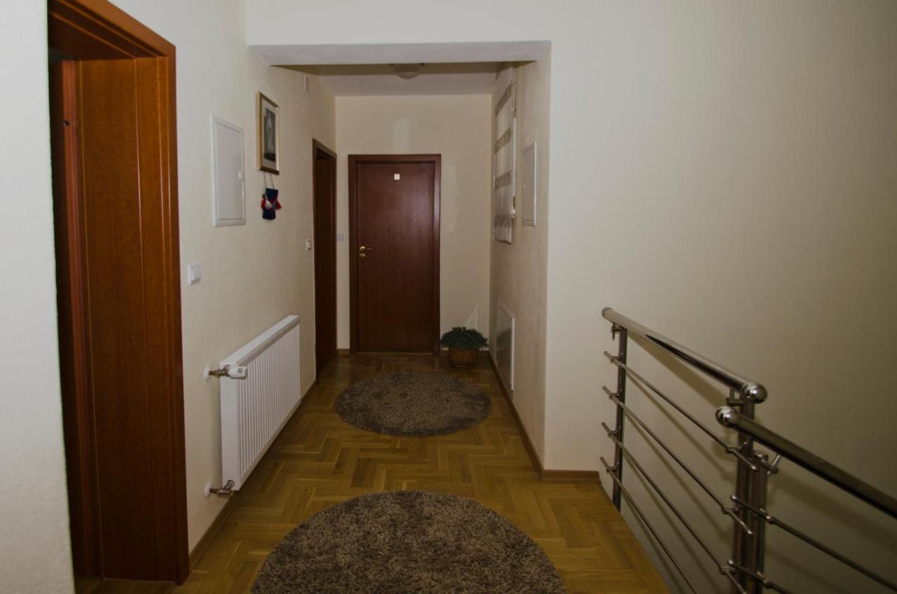 Rooms Leda Vrlika Экстерьер фото