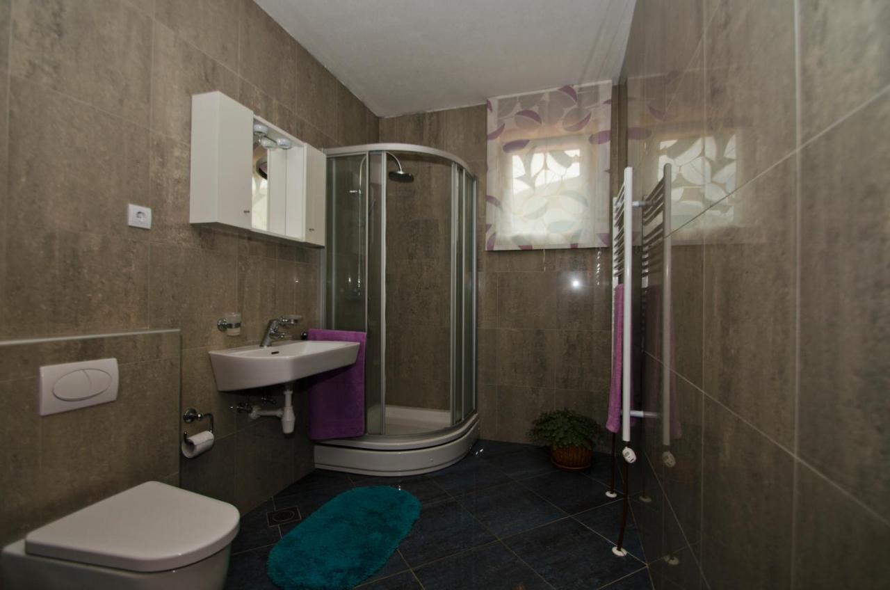Rooms Leda Vrlika Экстерьер фото